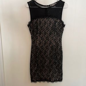 Nikibini Size M Sleek Mini Lace Dress